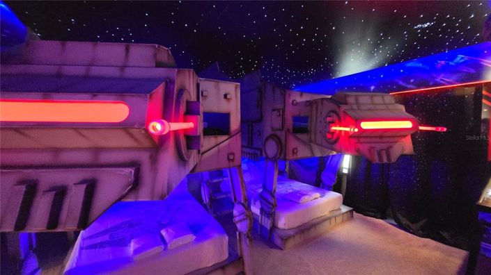 Image No.47-5 Bed Townhouse for sale