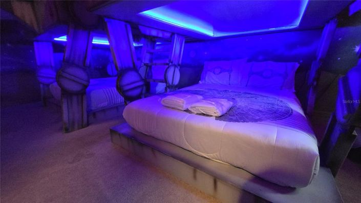 Image No.51-5 Bed Townhouse for sale