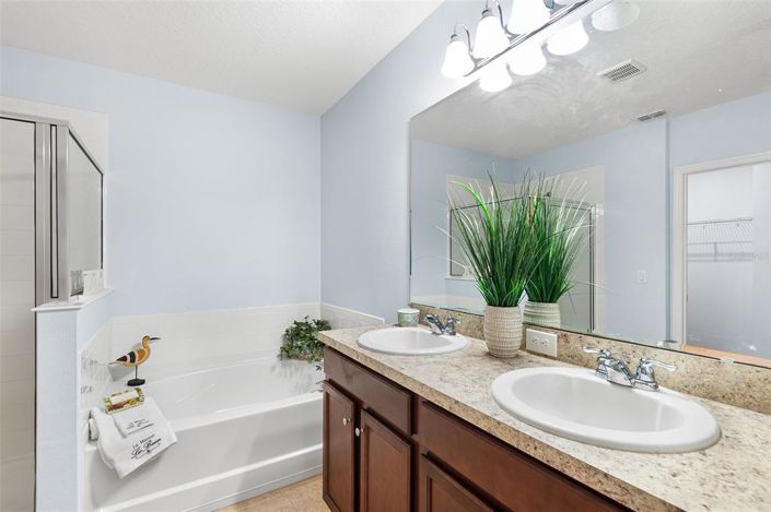 Image No.22-4 Bed Property for sale