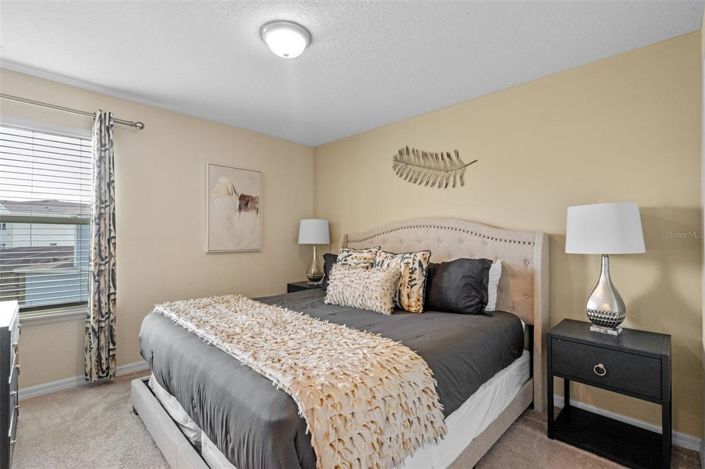 Image No.19-10 Bed Property for sale