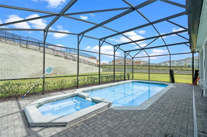 Image No.2-10 Bed Property for sale