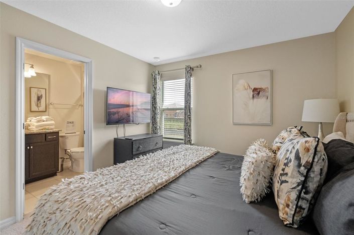 Image No.20-10 Bed Property for sale