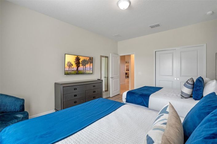 Image No.22-10 Bed Property for sale