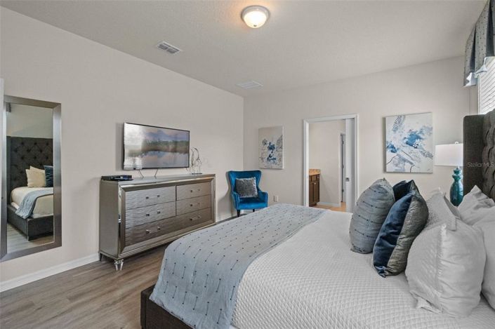 Image No.24-10 Bed Property for sale