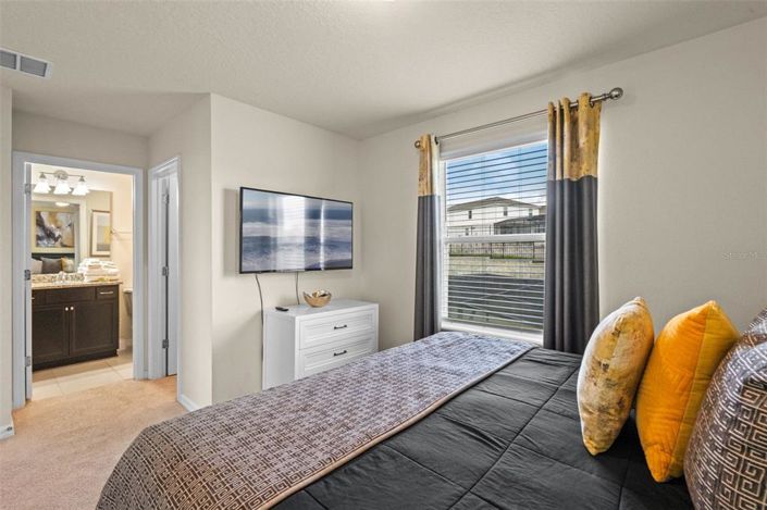 Image No.28-10 Bed Property for sale