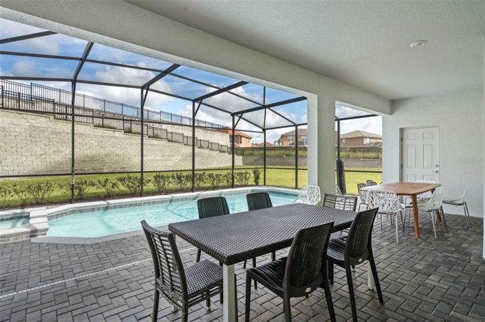 Image No.50-10 Bed Property for sale