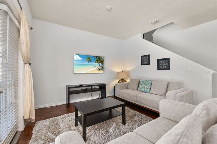 Image No.10-4 Bed Townhouse for sale