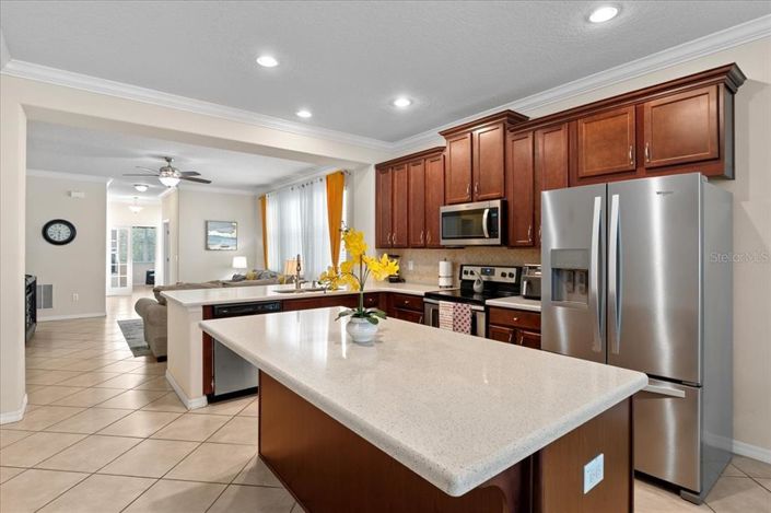 Image No.12-3 Bed Property for sale