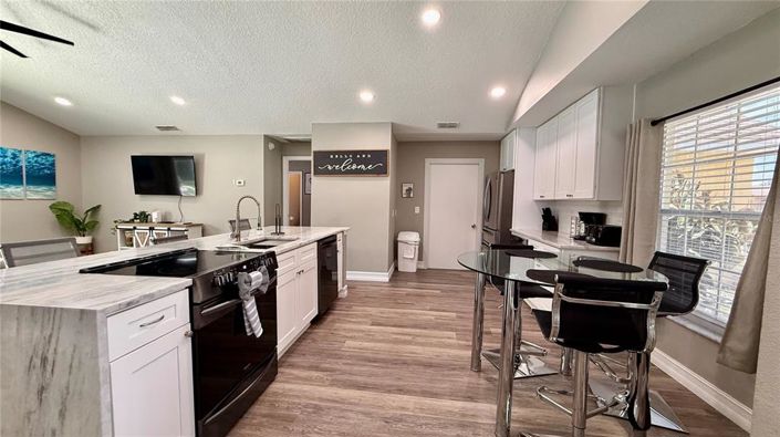 Image No.3-3 Bed Property for sale