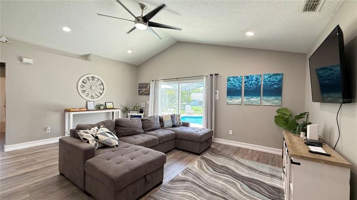 Image No.7-3 Bed Property for sale