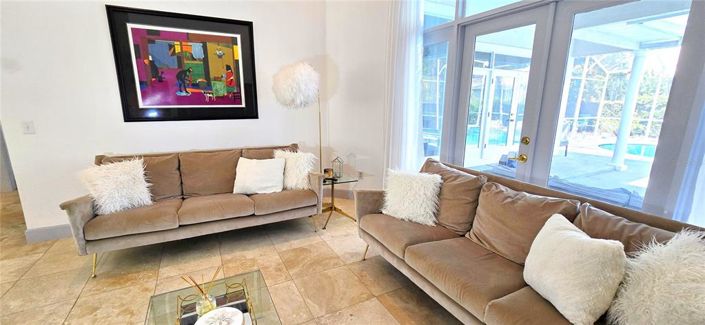 Image No.28-4 Bed Property for sale