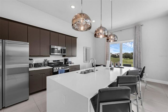 Image No.10-5 Bed Property for sale