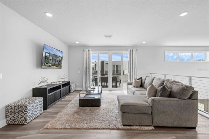 Image No.12-5 Bed Property for sale