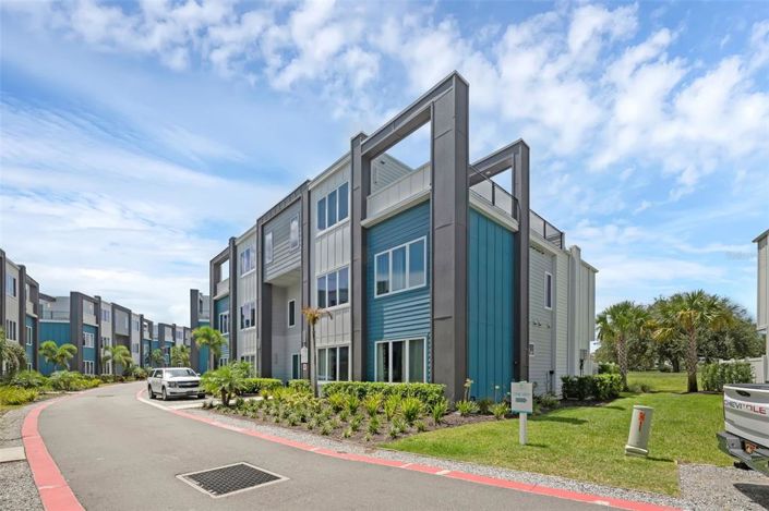 Image No.2-5 Bed Property for sale