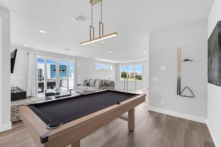 Image No.27-5 Bed Property for sale