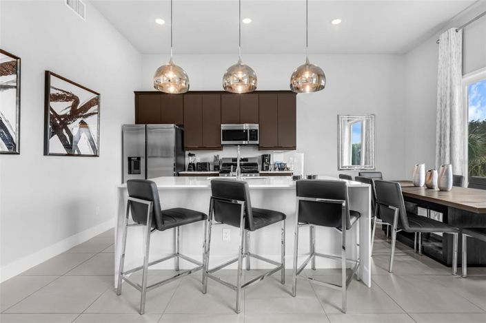 Image No.8-5 Bed Property for sale