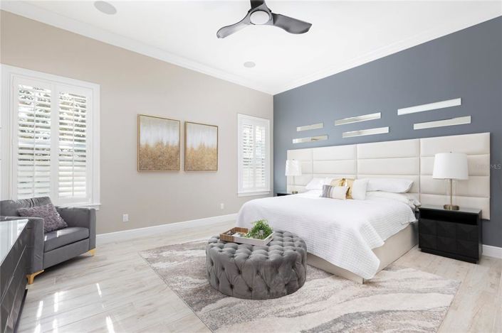 Image No.11-5 Bed Property for sale