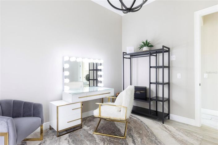 Image No.13-5 Bed Property for sale