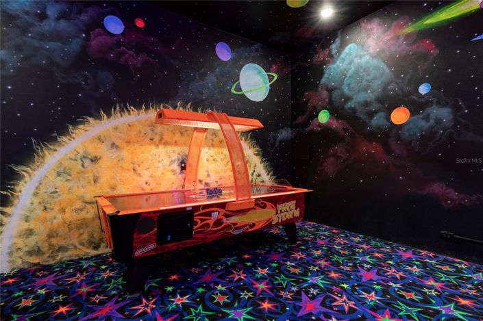 Image No.18-5 Bed Property for sale