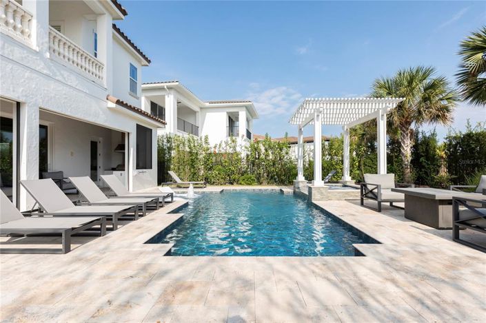 Image No.21-5 Bed Property for sale