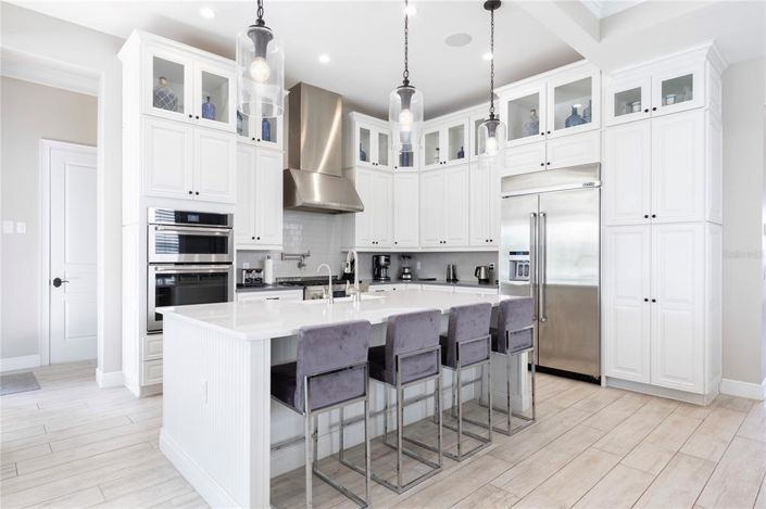 Image No.4-5 Bed Property for sale