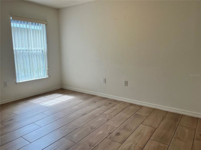 Image No.15-4 Bed Property for sale