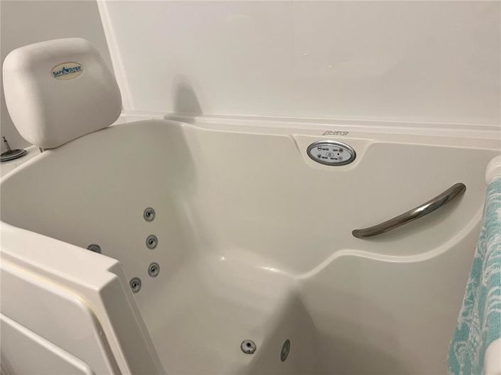 Image No.18-4 Bed Property for sale