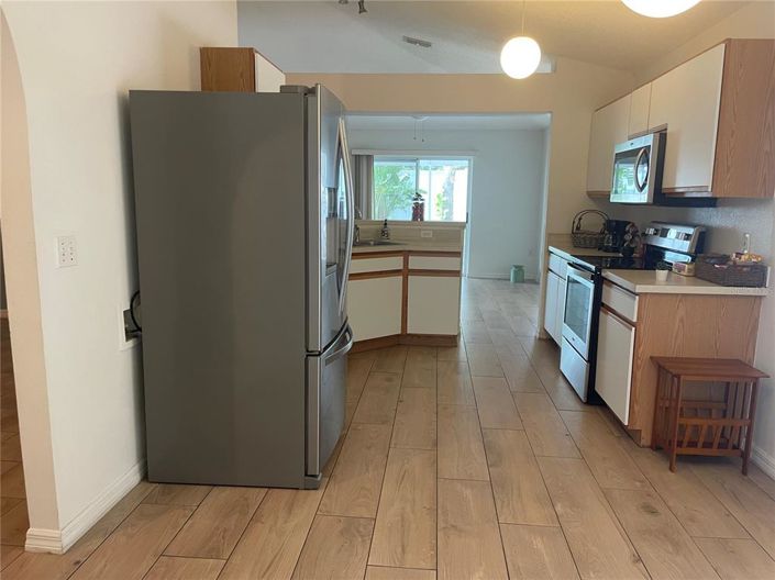 Image No.20-4 Bed Property for sale