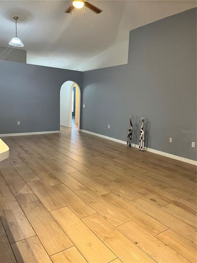 Image No.4-4 Bed Property for sale