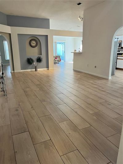 Image No.5-4 Bed Property for sale