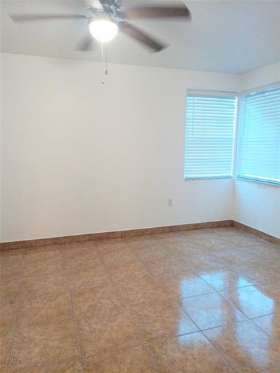 Image No.12-4 Bed Townhouse for sale