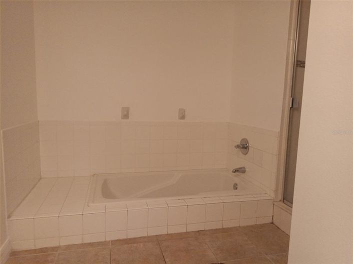 Image No.13-4 Bed Townhouse for sale