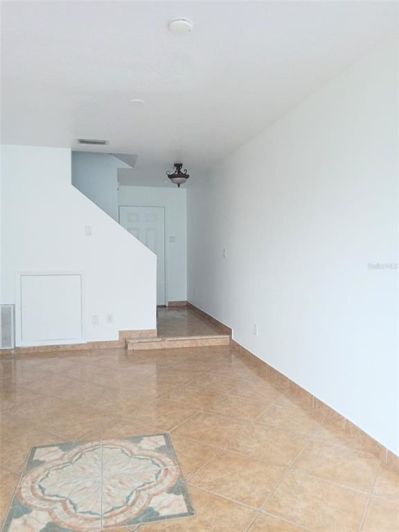 Image No.17-4 Bed Townhouse for sale