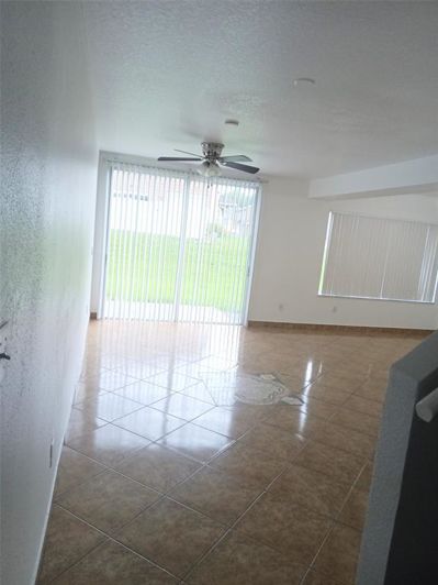 Image No.18-4 Bed Townhouse for sale