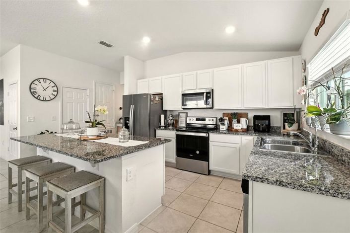 Image No.10-4 Bed Property for sale