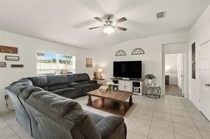 Image No.12-4 Bed Property for sale