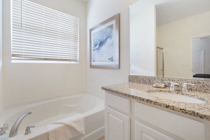 Image No.16-5 Bed Property for sale