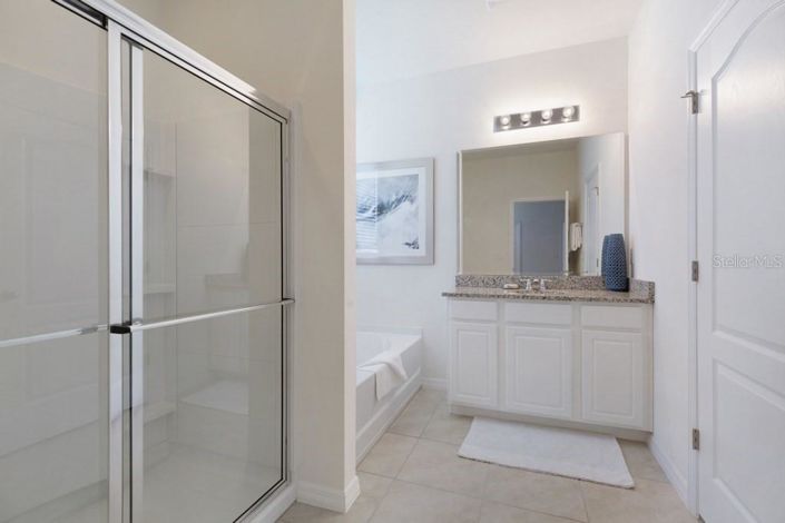 Image No.17-5 Bed Property for sale