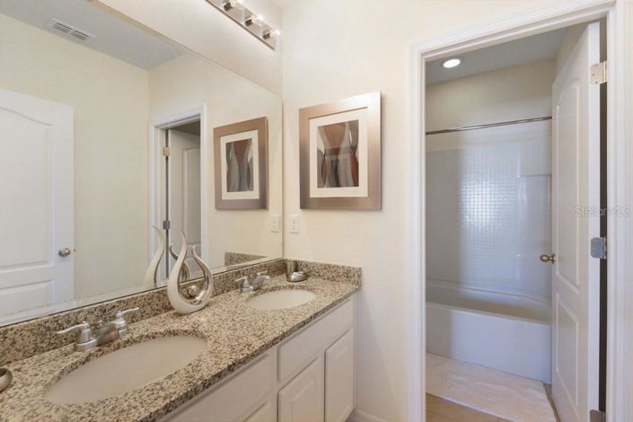 Image No.21-5 Bed Property for sale