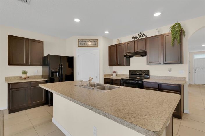 Image No.19-4 Bed Property for sale