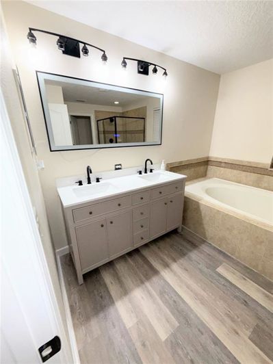 Image No.7-5 Bed Property for sale