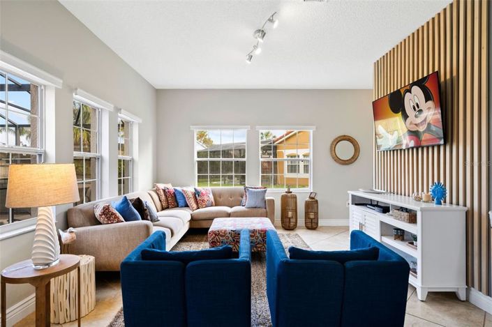 Image No.10-4 Bed Townhouse for sale