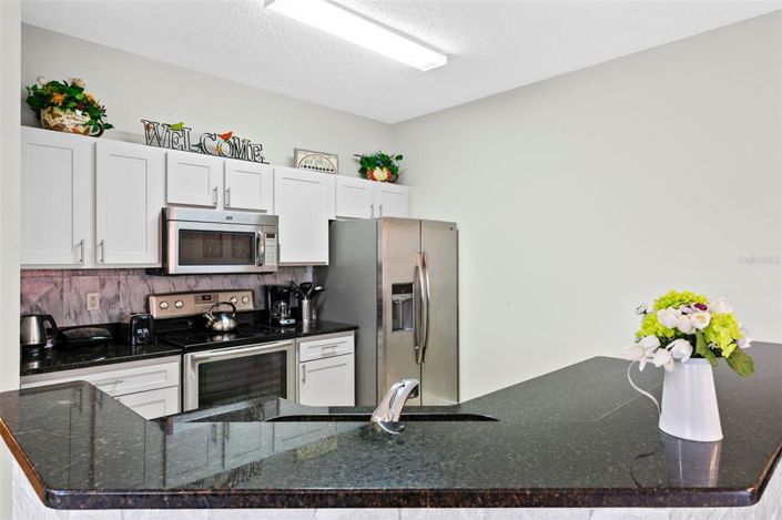 Image No.12-4 Bed Townhouse for sale