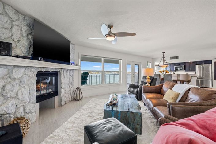 Image No.14-2 Bed Property for sale