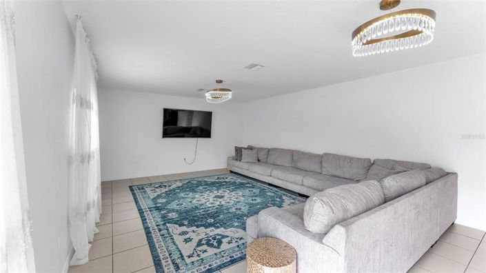 Image No.16-4 Bed Property for sale