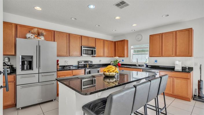 Image No.17-4 Bed Property for sale