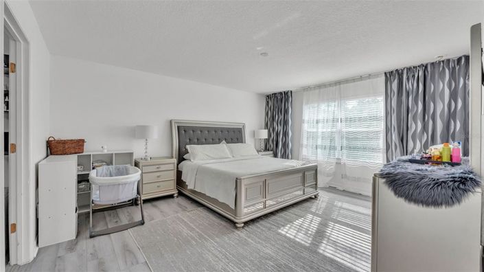 Image No.24-4 Bed Property for sale