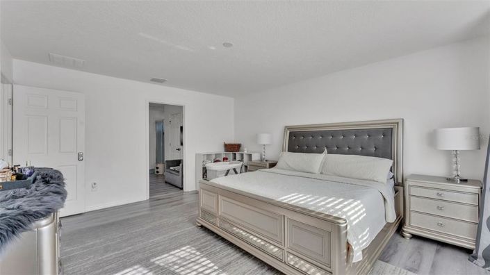 Image No.25-4 Bed Property for sale