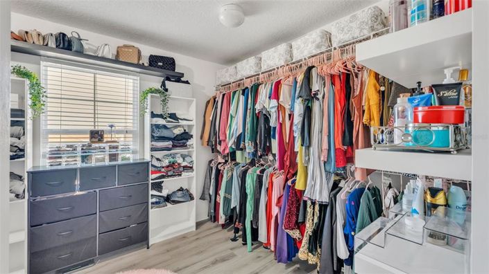 Image No.28-4 Bed Property for sale