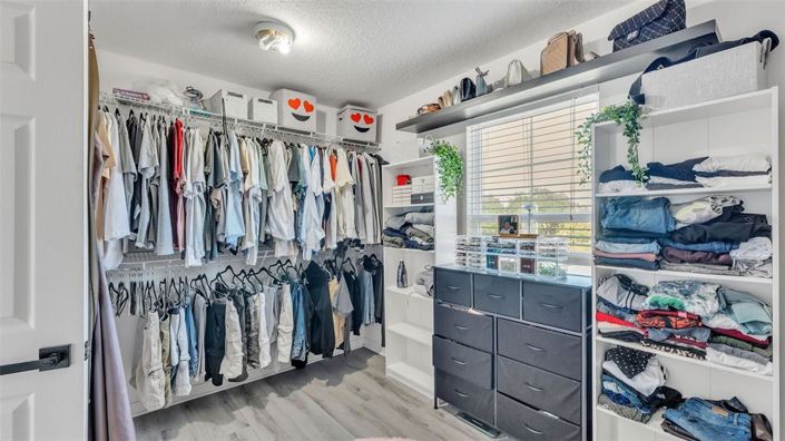 Image No.29-4 Bed Property for sale